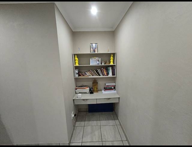 4 BEDROOM CLUSTER FOR SALE IN POMONA